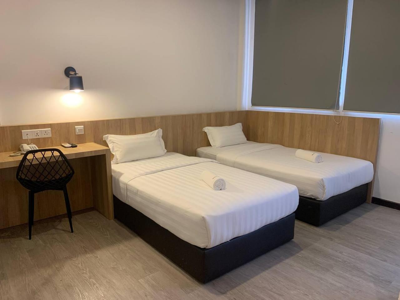 The Daily Hotel Kota Kinabalu Exterior photo